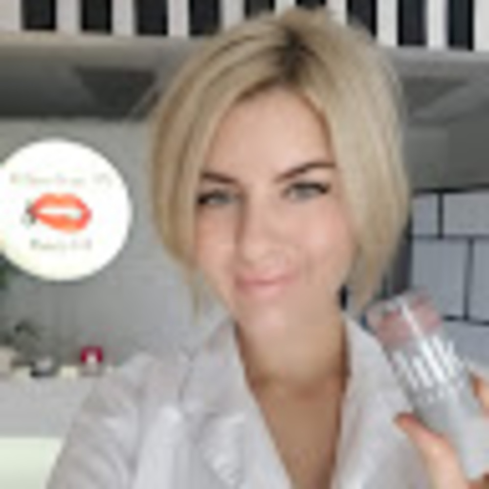 Meet your Posher, Lora